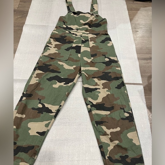 [M/10]RVCA Green and Brown Camouflage Ankle Cropped Jumpsuit Overall - Picture 4 of 12